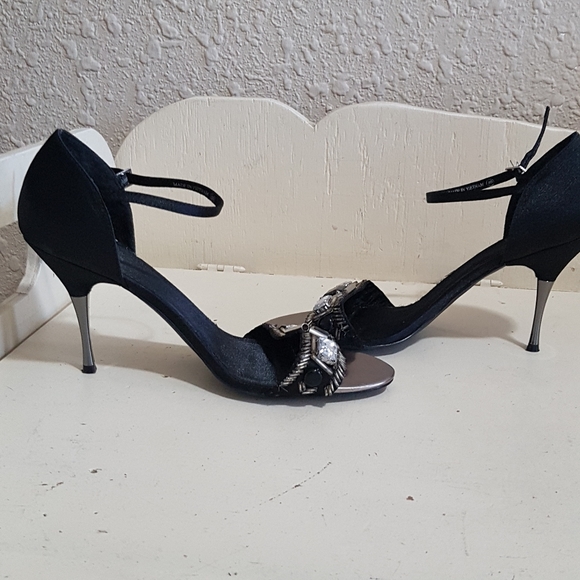 Spring satin heels. Size 10. - Picture 3 of 3